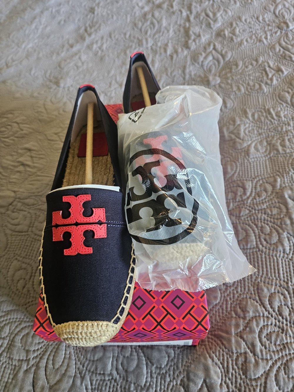 Tory Burch Navy Espadrille with Coral Logo - Picture 3 of 6